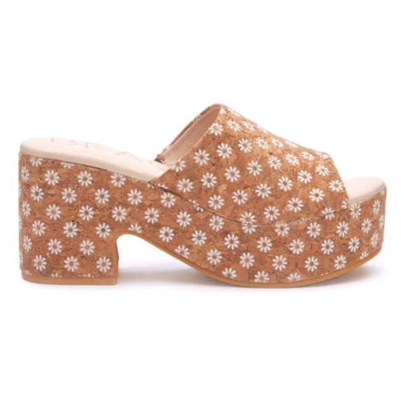 Whoopsie Daisy Cork Platform Heel - Picture 1 of 2